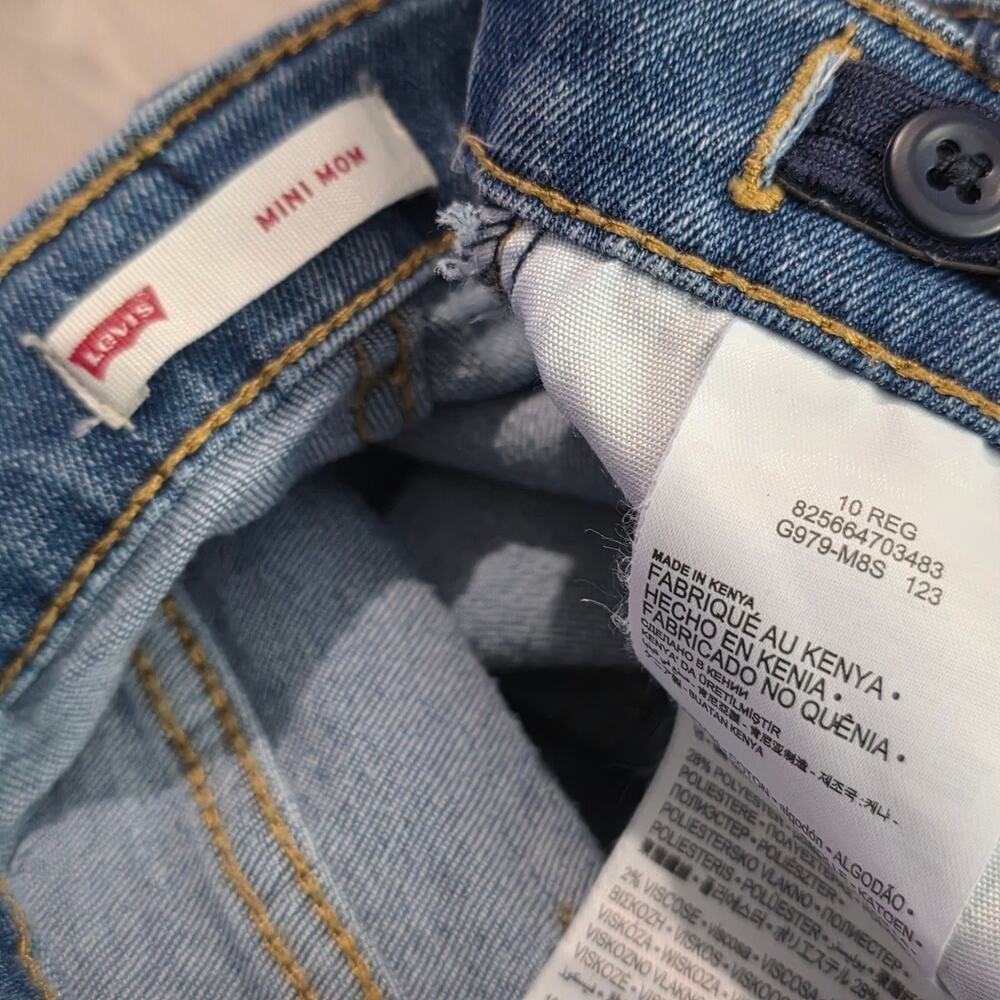 Girls Levi's Mini Mom Jean Shorts -Size 10 - Picture 3 of 3